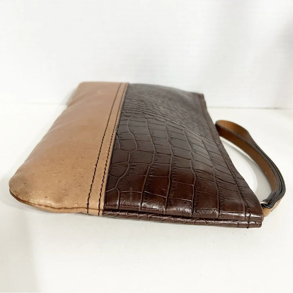 Banana Republic Two Toned Fully Lined Leather Wristlet Croc Embossed Stripe